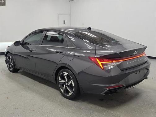 2022 Hyundai ELANTRA Limited