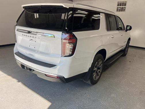 2023 Chevrolet Suburban LS
