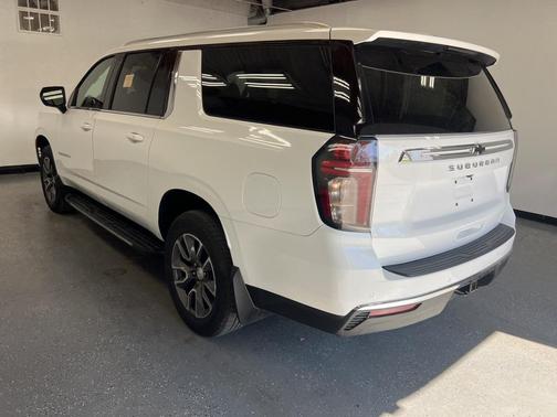 2023 Chevrolet Suburban LS