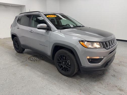 Billet Silver Metallic Clearcoat 2019 Jeep Compass Latitude