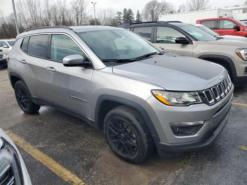 Billet Silver Metallic Clearcoat 2019 Jeep Compass Latitude
