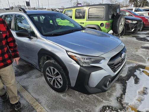 2025 Subaru Outback Base