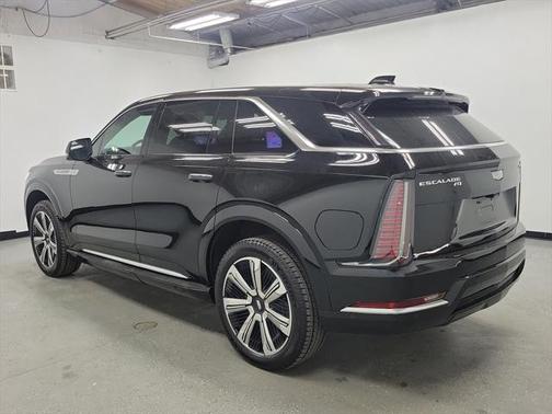 2025 Cadillac Escalade IQ Luxury 1