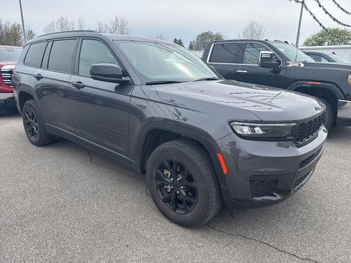 Baltic Gray Metallic Clearcoat 2024 Jeep Grand Cherokee L Altitude