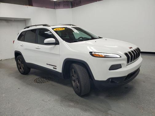 Bright White Clearcoat 2016 Jeep Cherokee 75th Anniversary