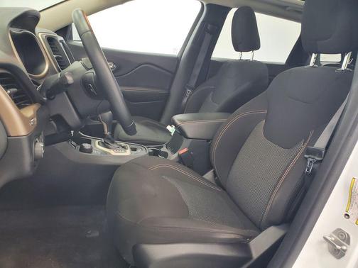Bright White Clearcoat 2016 Jeep Cherokee 75th Anniversary