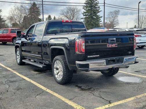 Onyx Black 2018 GMC Sierra 1500 SLT