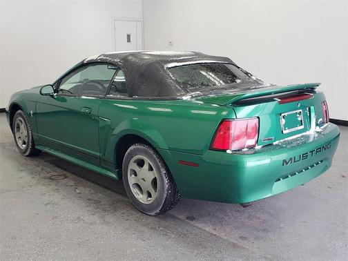 2000 Ford Mustang Base