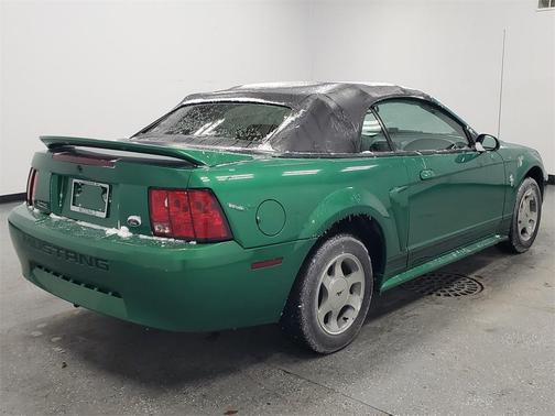 2000 Ford Mustang Base