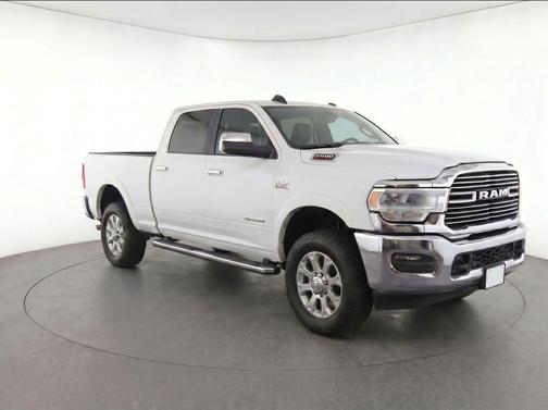 Bright White Clearcoat 2022 RAM 2500 Laramie Crew Cab 4x4 6'4' Box