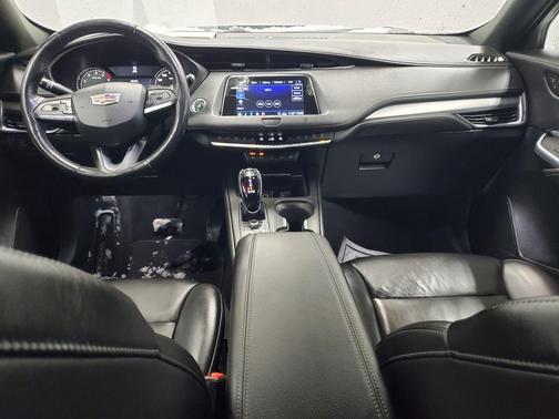 2020 Cadillac XT4 Premium Luxury