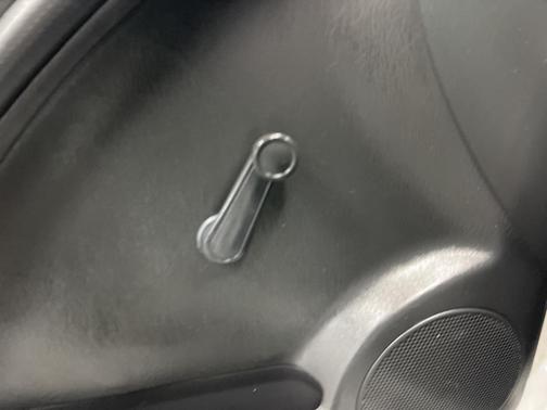 2008 Pontiac Vibe Base