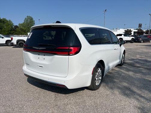 2023 Chrysler Pacifica Touring