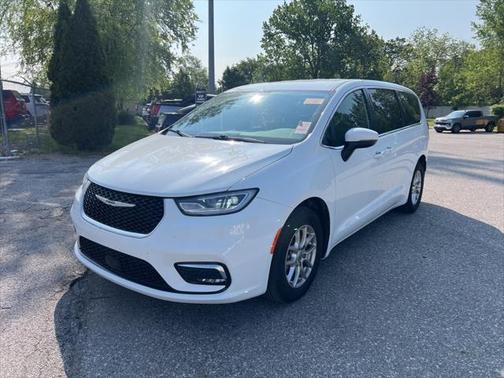 2023 Chrysler Pacifica Touring