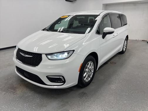 2023 Chrysler Pacifica Touring
