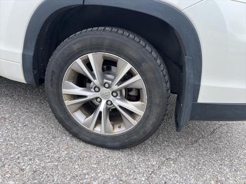2014 Toyota Highlander LE