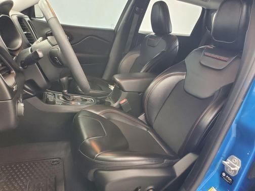 Hydro Blue Pearlcoat 2022 Jeep Cherokee Trailhawk