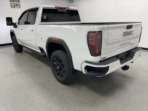 2024 GMC Sierra 2500 AT4
