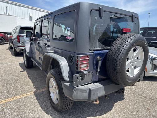 True Blue Pearlcoat 2013 Jeep Wrangler Unlimited Sport