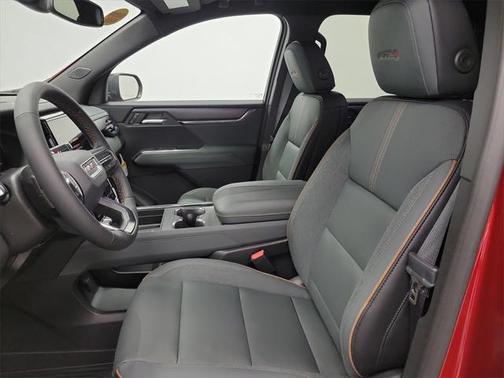 2025 GMC Acadia AWD AT4