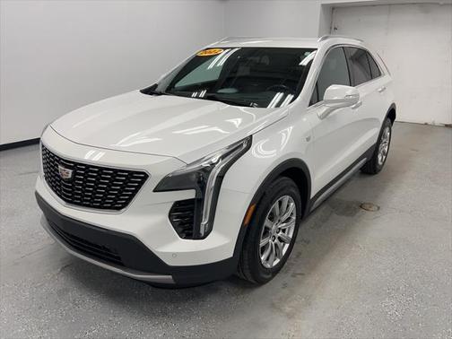 2022 Cadillac XT4 Premium Luxury
