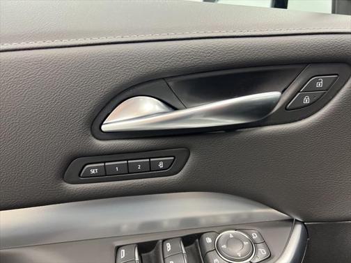 2022 Cadillac XT4 Premium Luxury