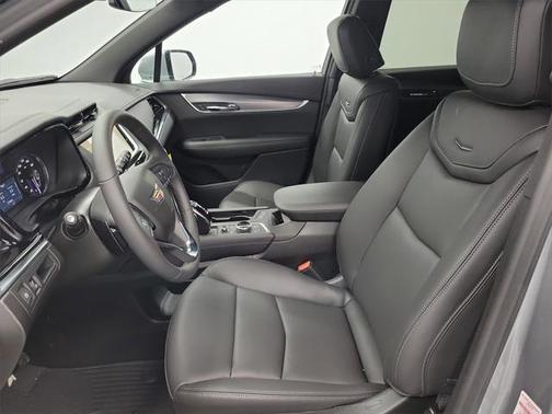2025 Cadillac XT6 Luxury FWD