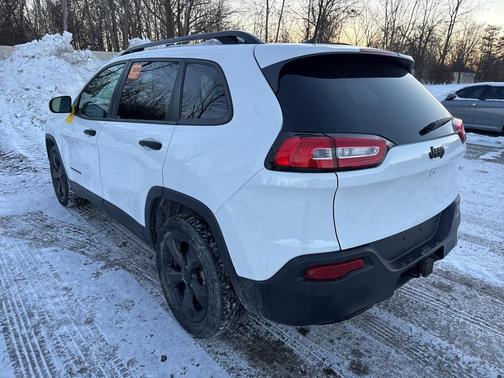 2018 Jeep Cherokee Sport