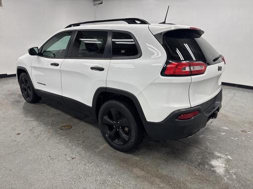 2018 Jeep Cherokee Sport
