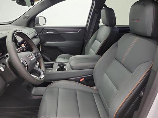 2025 GMC Acadia AWD AT4