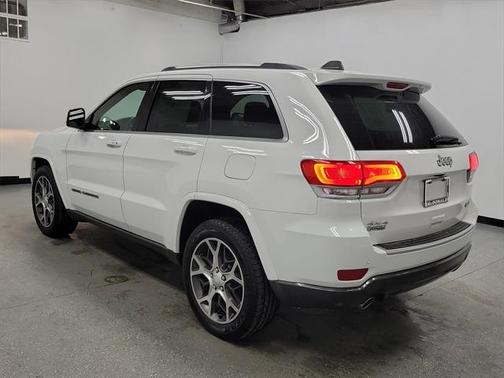 2018 Jeep Grand Cherokee Sterling Edition