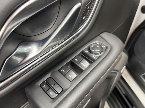 2022 GMC Yukon 4WD AT4