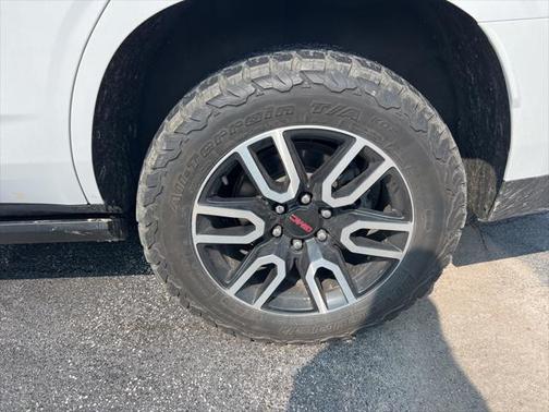 2022 GMC Yukon 4WD AT4