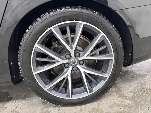 2018 Volvo S90 T5 Momentum