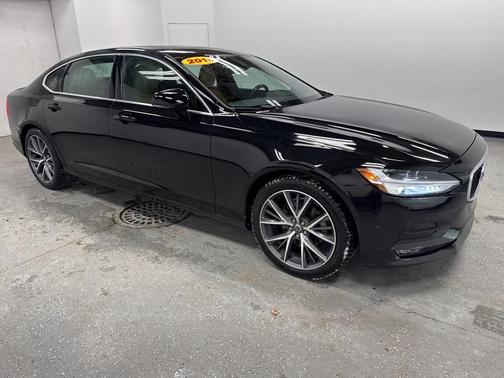 2018 Volvo S90 T5 Momentum