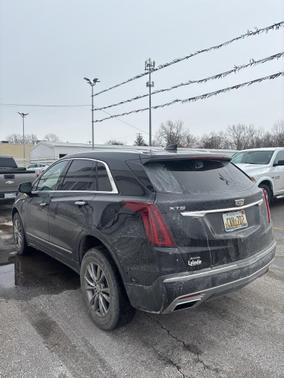 2022 Cadillac XT5 Premium Luxury