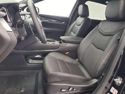 2025 Cadillac XT5 Sport