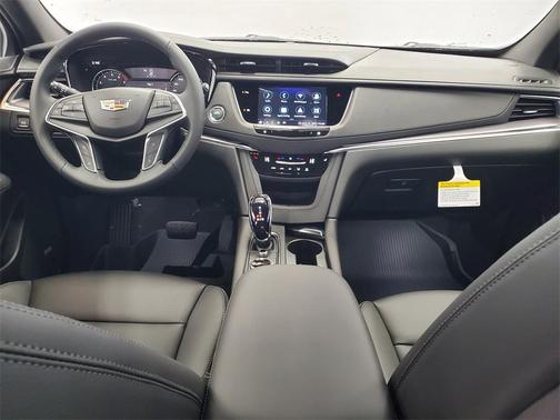 2026 Cadillac XT5 Luxury