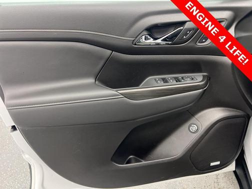 2023 GMC Acadia FWD SLT