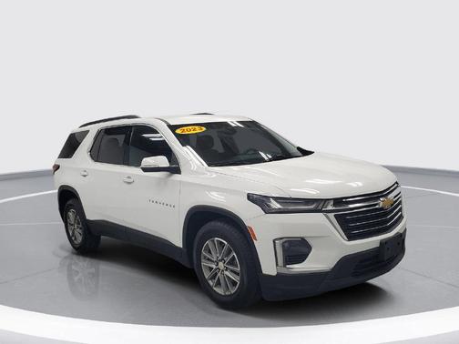 Summit White 2023 Chevrolet Traverse LT Cloth