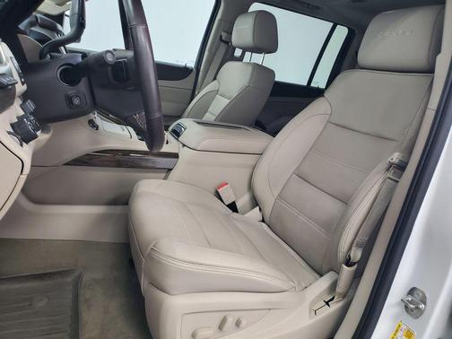 White Frost Tricoat 2016 GMC Yukon XL Denali