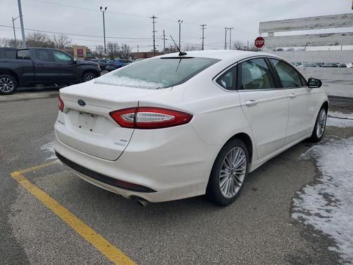2014 Ford Fusion SE
