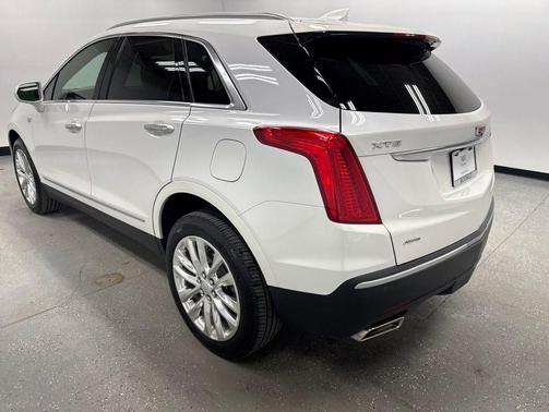 Crystal White Tricoat 2019 Cadillac XT5 Luxury