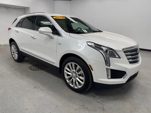 Crystal White Tricoat 2019 Cadillac XT5 Luxury