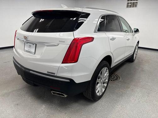 Crystal White Tricoat 2019 Cadillac XT5 Luxury