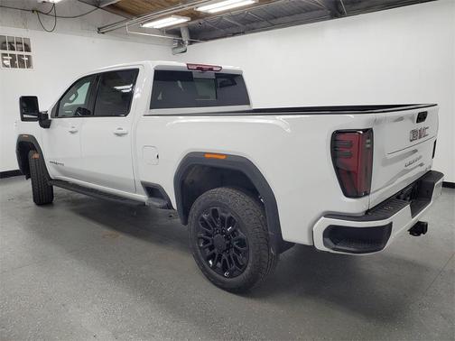 2025 GMC Sierra 2500 AT4