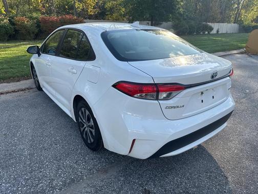 2022 Toyota Corolla Hybrid LE