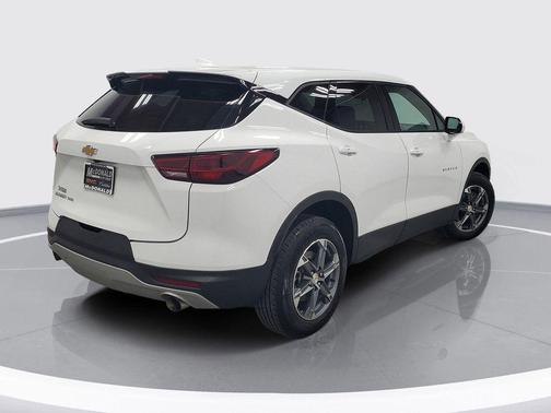 Summit White 2025 Chevrolet Blazer 2LT