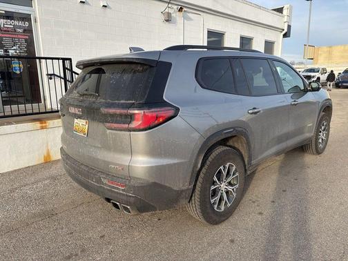 2025 GMC Acadia AWD AT4