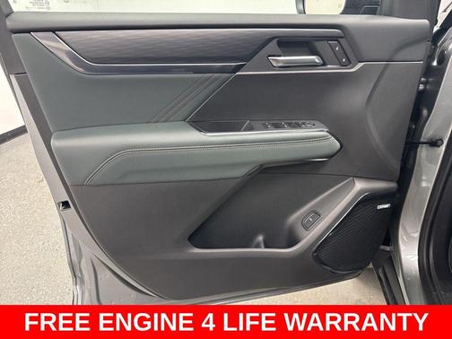 Sterling Metallic 2025 GMC Acadia AWD AT4